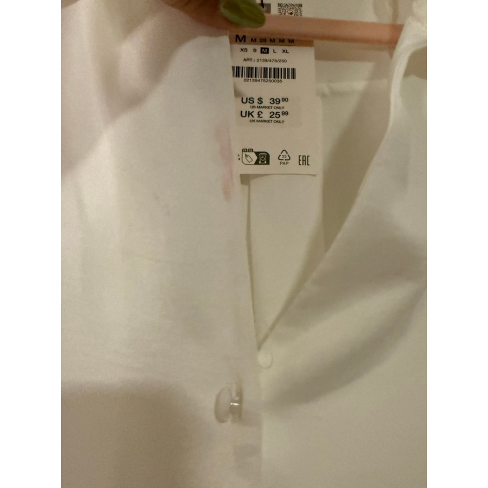 NWT, size M, Zara cropped white dress shirt , stain located on front of shirt - Picture 3 of 5